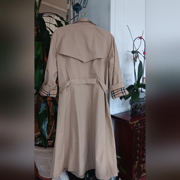 Vintage 80's Nordstrom Tan Trench Coat with Plaid Lining - Picture 3 of 8